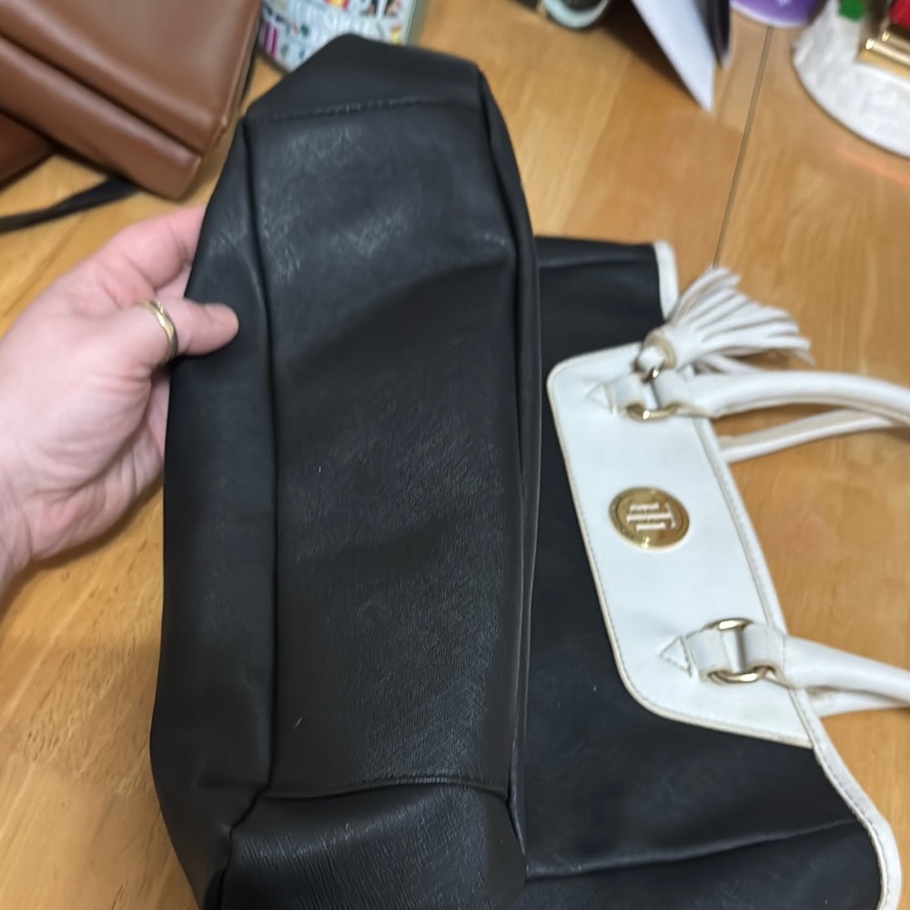 Tommy Hilfiger Black and Cream Tote Bag - Picture 6 of 17